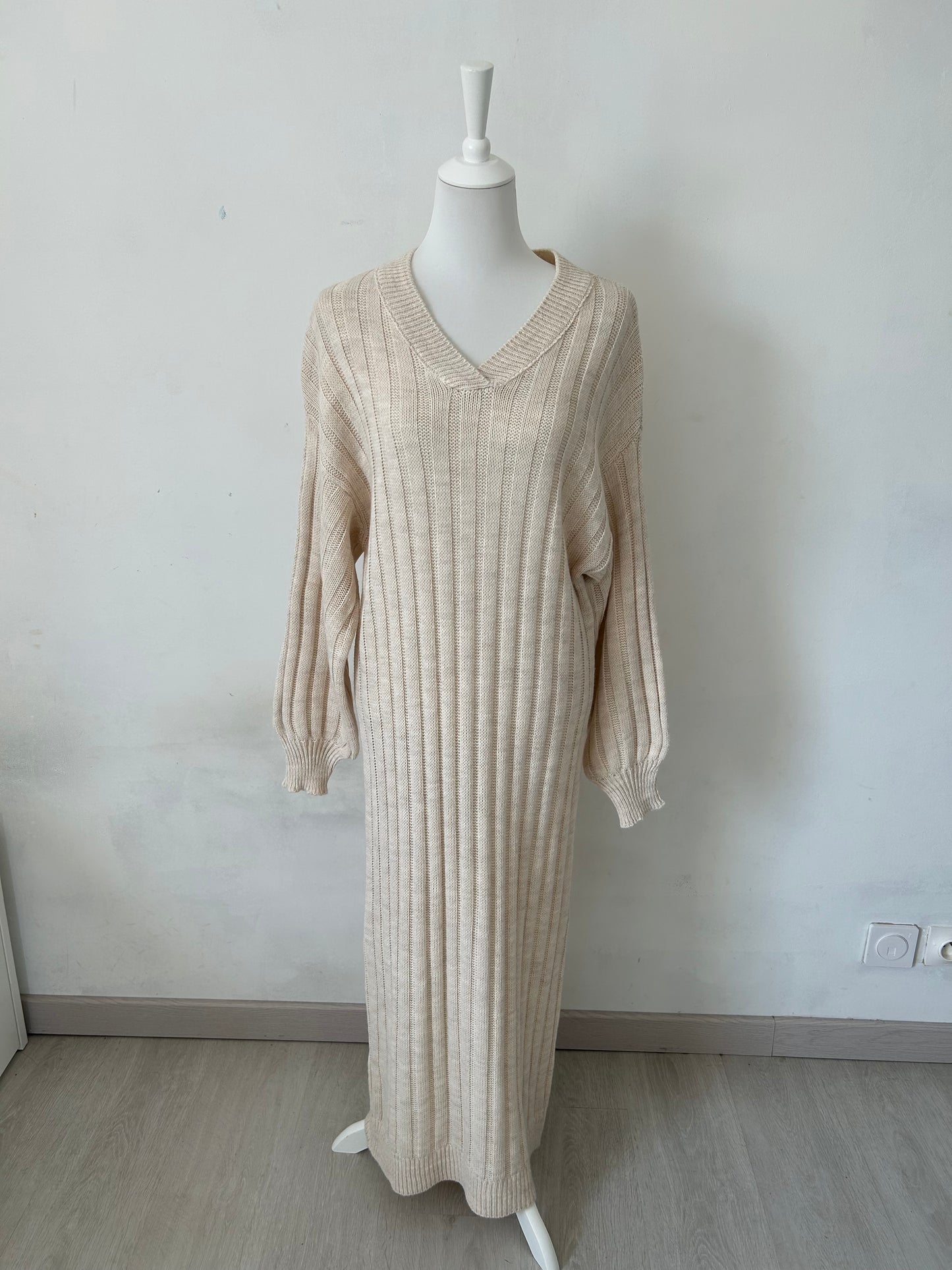 Robe Pull Col V Beige