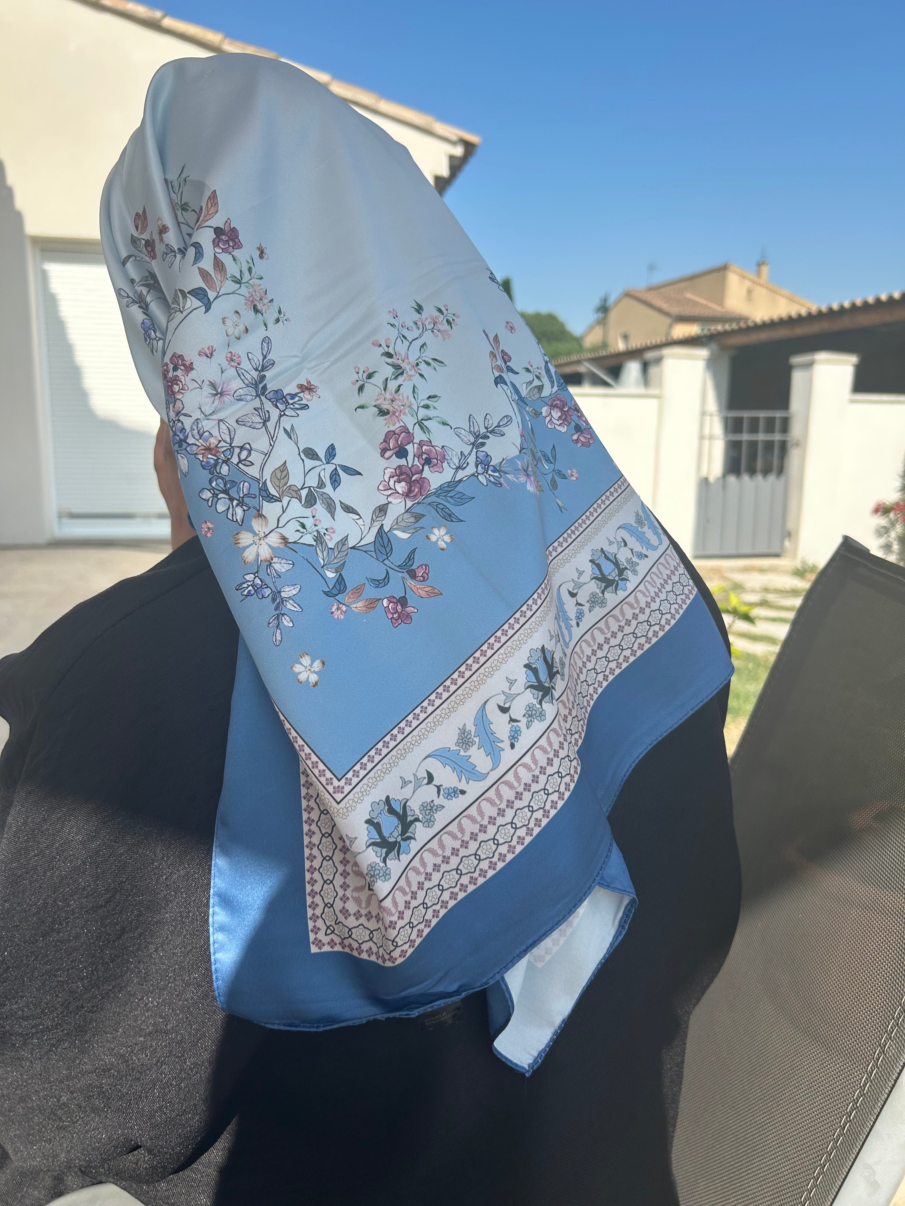 Carré de soie moyen « floral » - bleu
