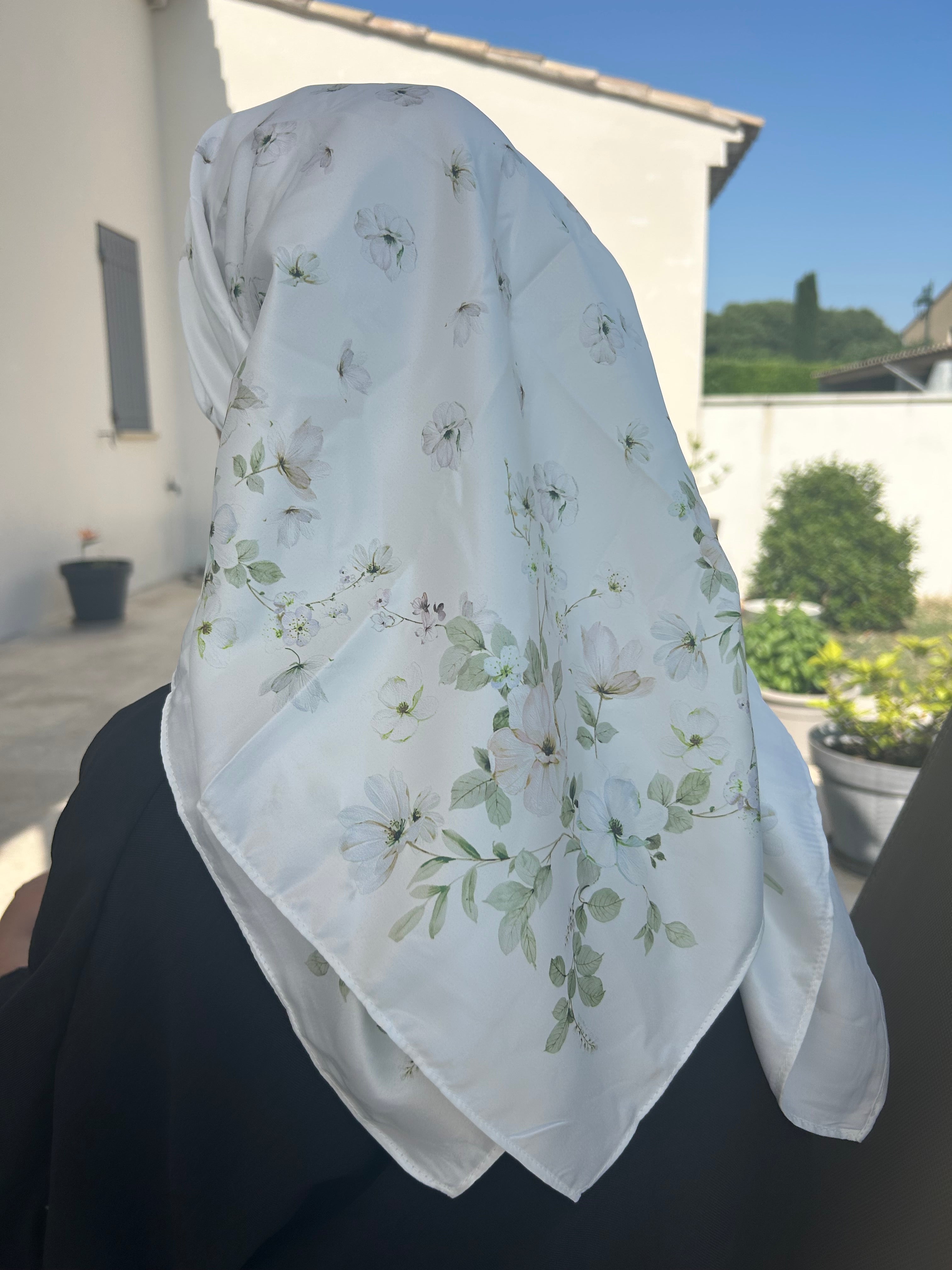 carré de soie moyen « fleurs » - blanc/vert