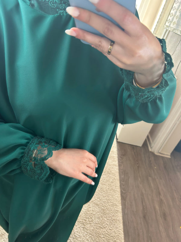 Abaya à dentelles voile intégré - vert émeraude