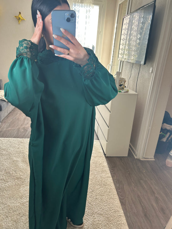 Abaya à dentelles voile intégré - vert émeraude