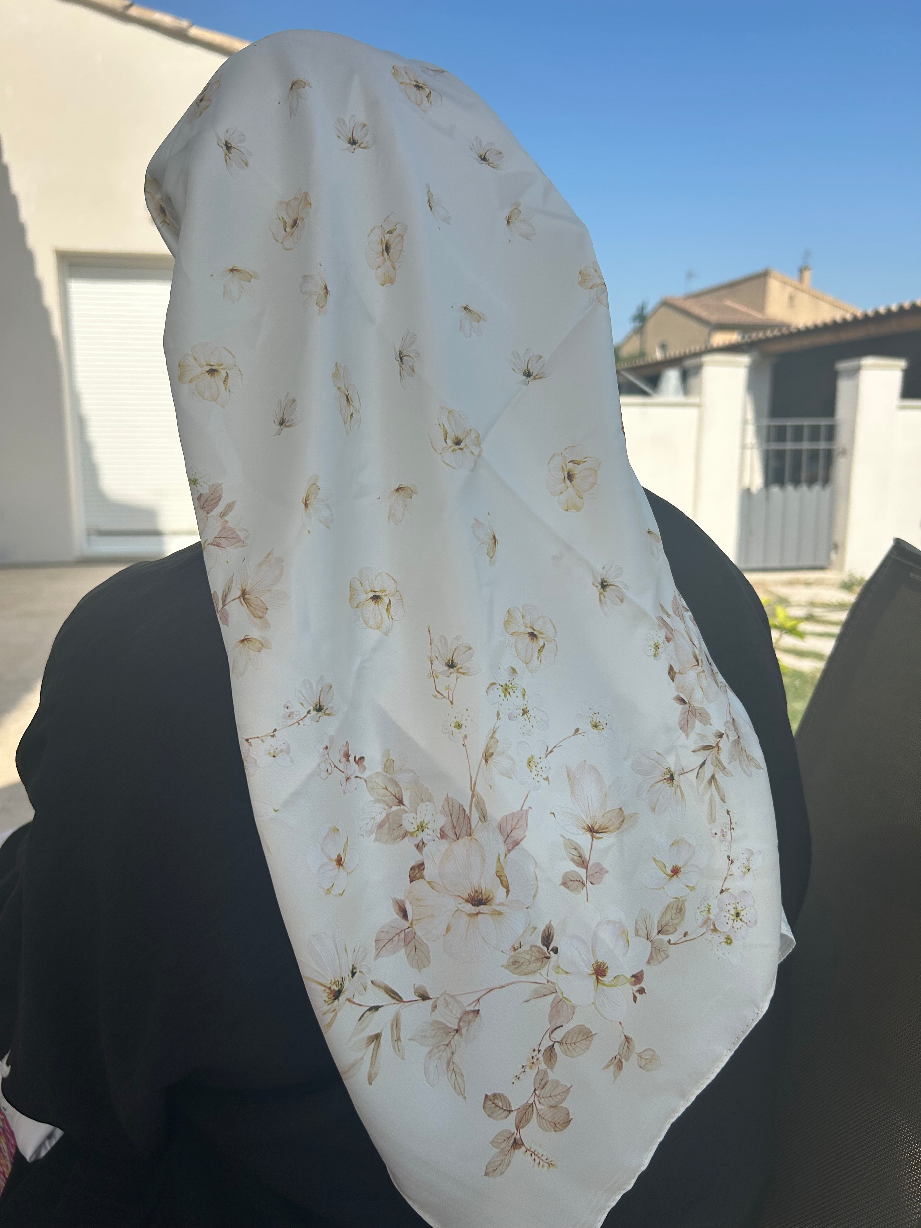 Carré de soie moyen « FLEURS » - crème