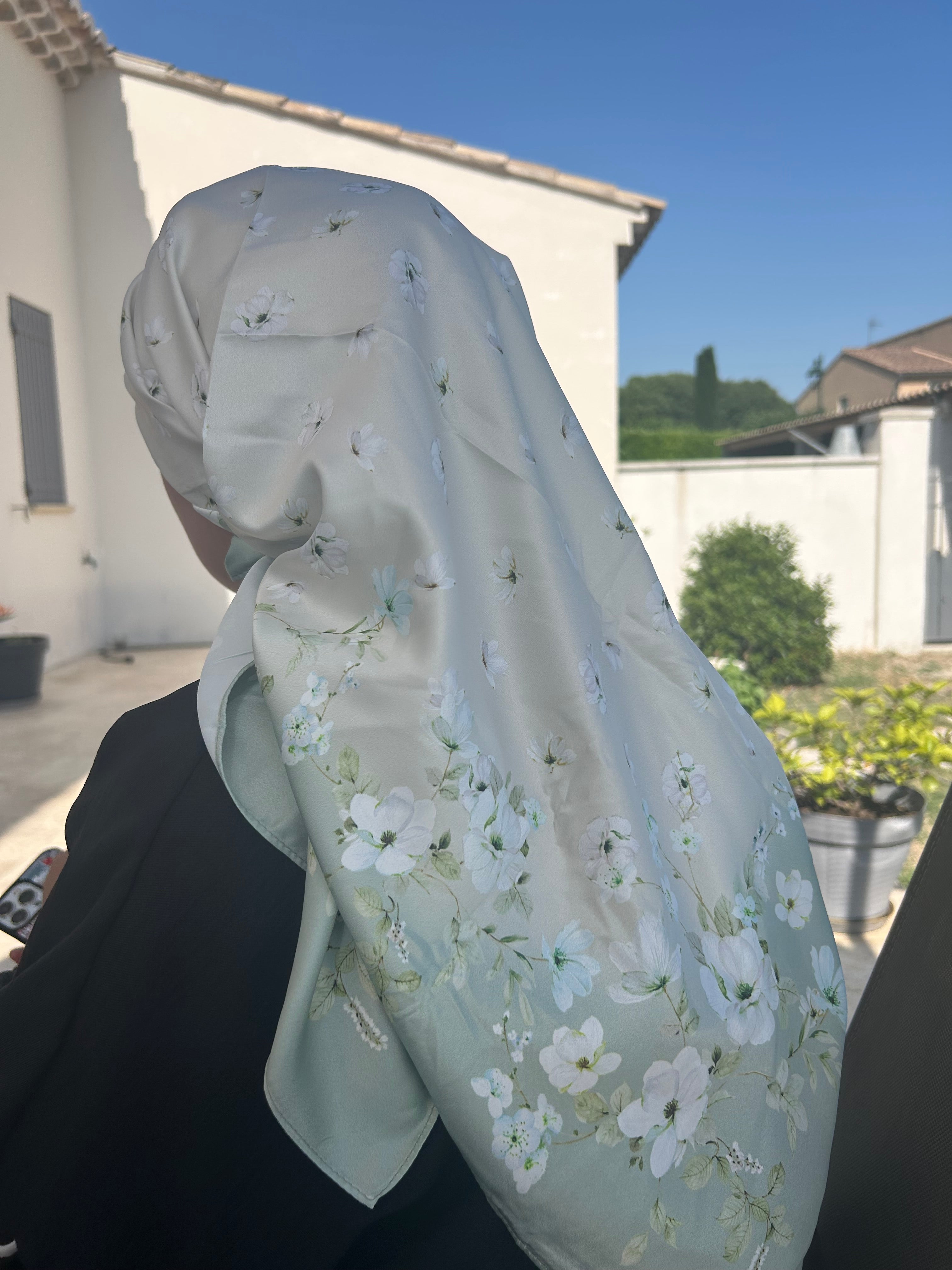 carré de soie moyen « fleurs » - vert eau
