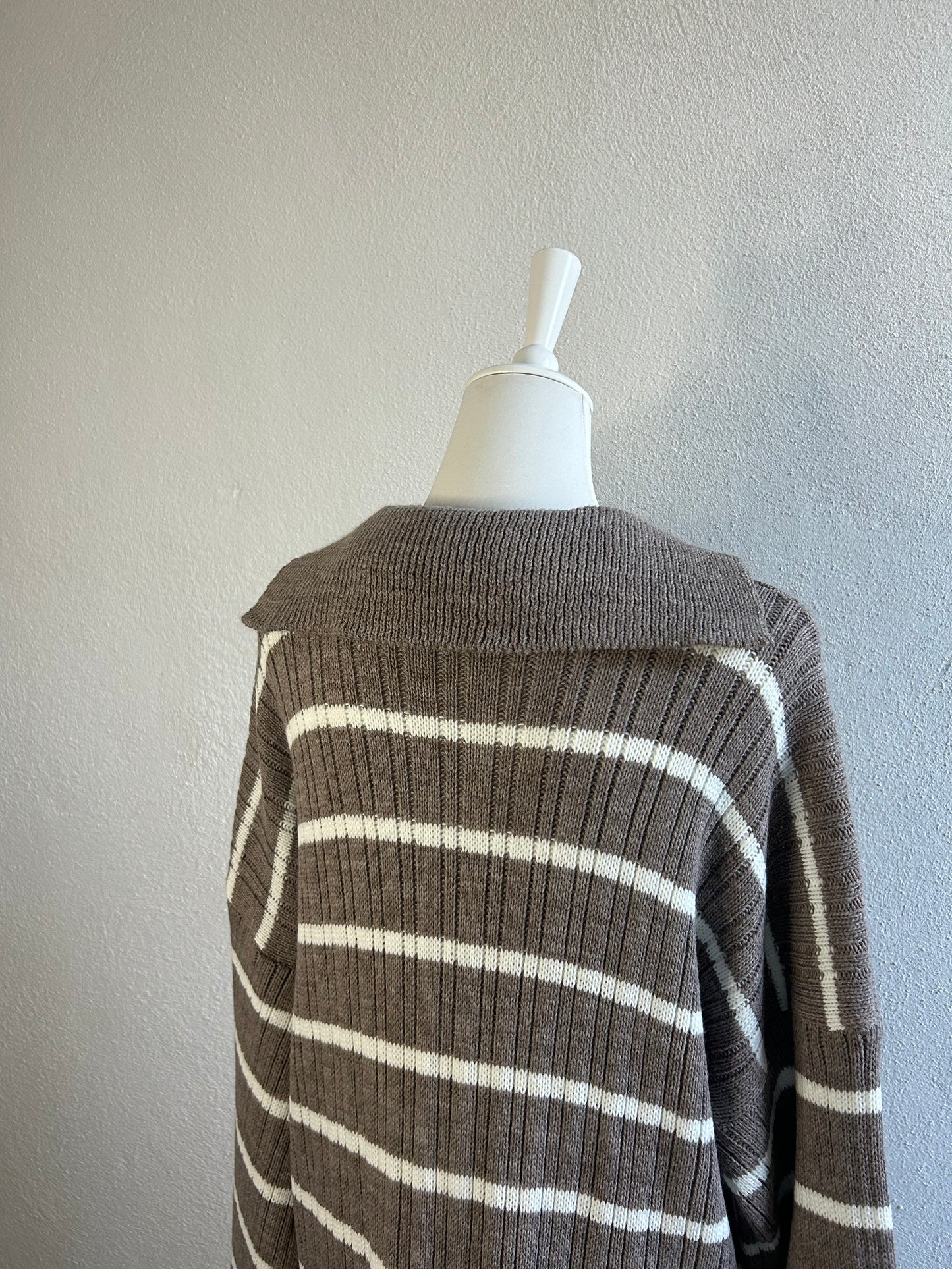 Robe pull à rayures taupe