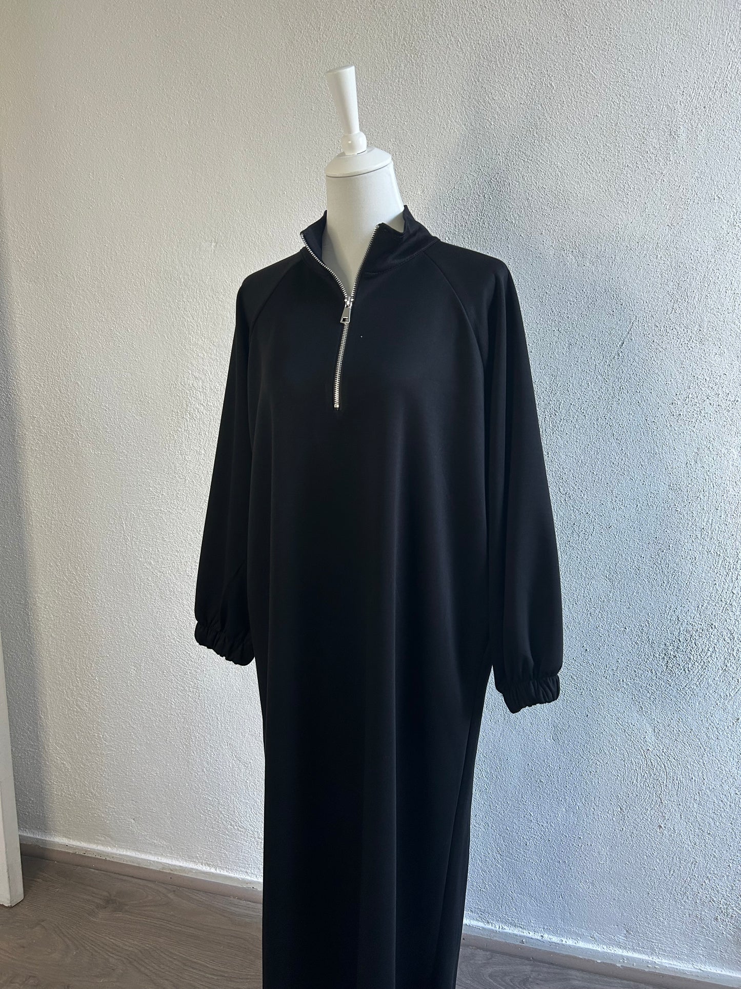 Robe pull ZIP noir