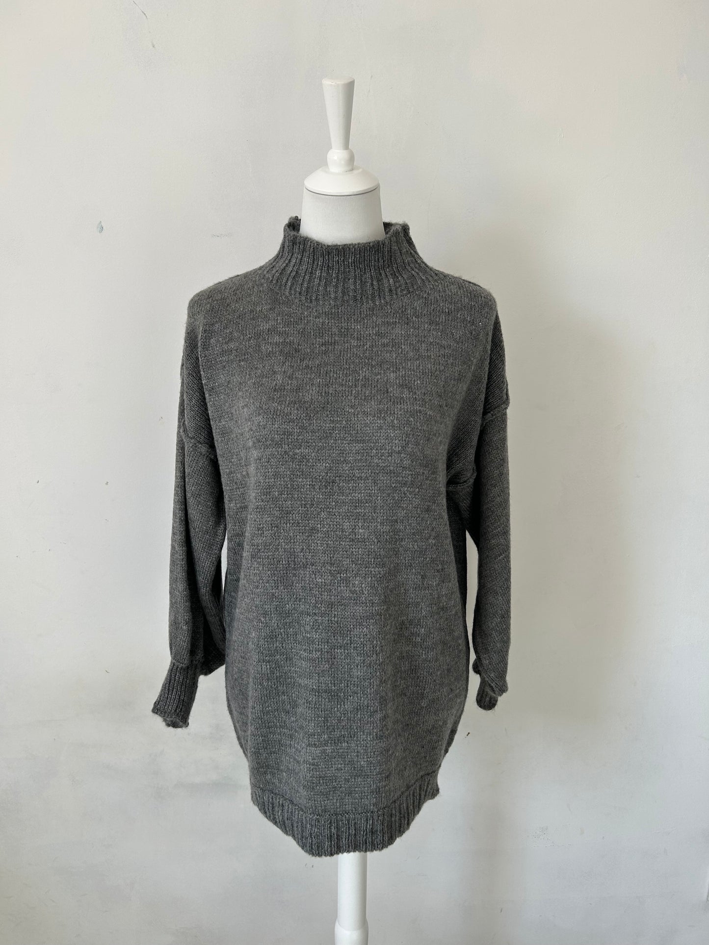 Pull Nelya Gris