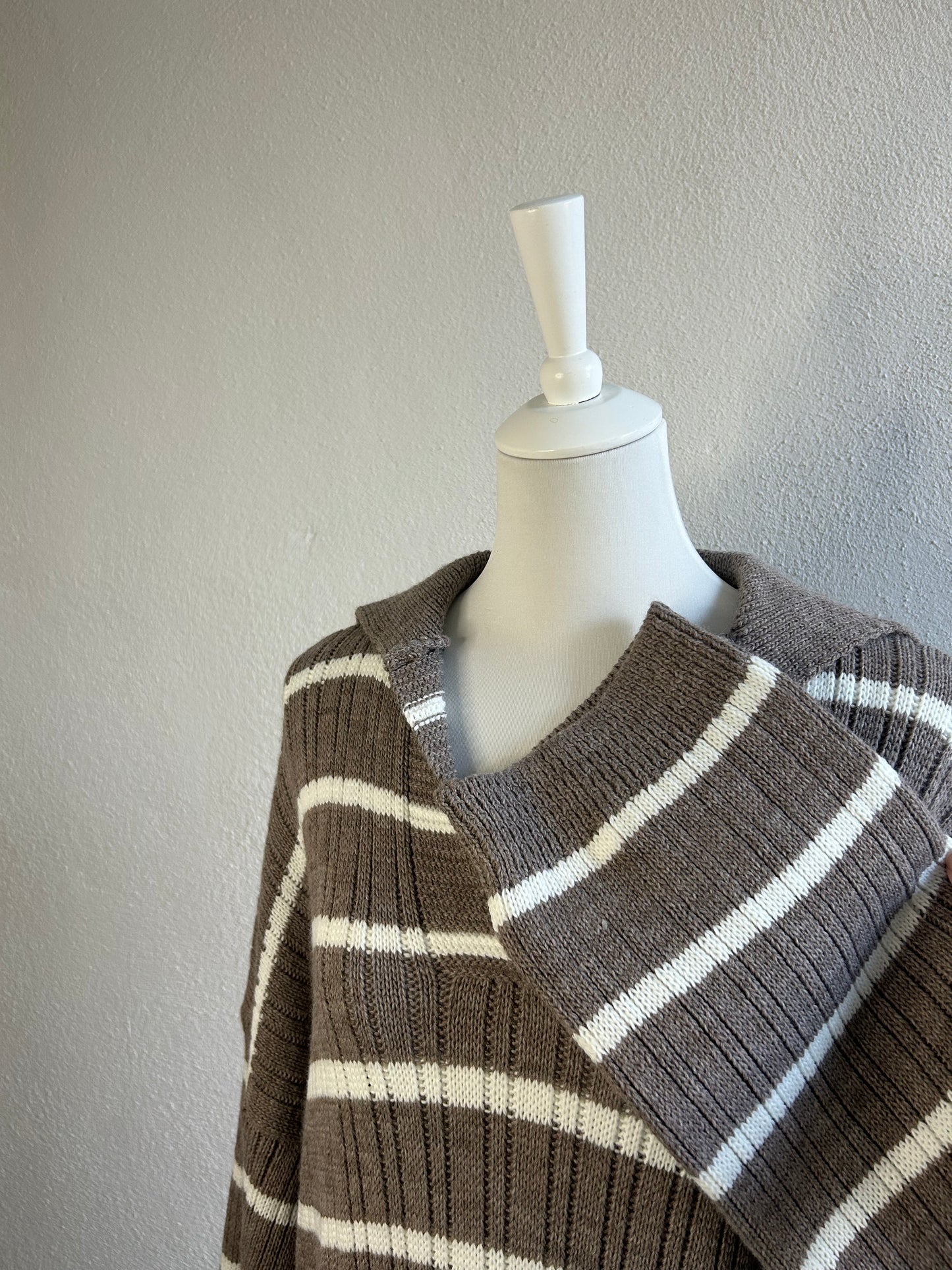 Robe pull à rayures taupe